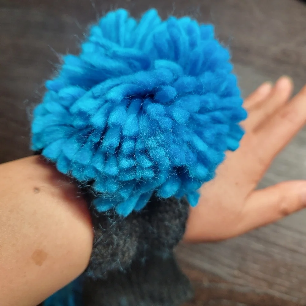 🔵asos🔵 Oversized Blue Pom Pom Cuffs [BNIB]💙 - Picture 7 of 7